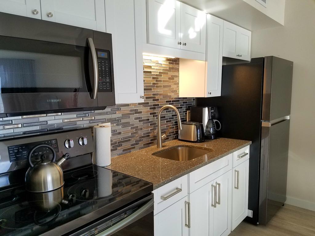 Gulf And Beach View Apartment 403 Лонгбоут Кий Екстериор снимка